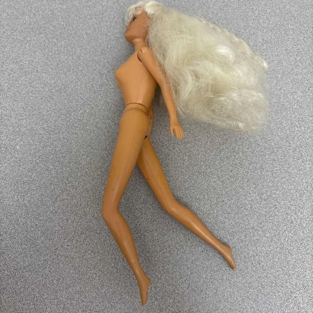 Vintage Barbie Clone Dolls, Made In China, Blonde, Twist Waist, 2 Bendable Legs